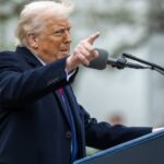 Governo Trump diz que irá pagar mil dólares para i…