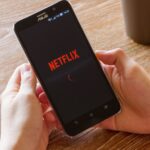Plano com anúncios da Netflix faz sucesso: 94 milhões de assinantes