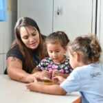 Prefeitura convoca 100 aprovados para assistente infantil em Campo Grande