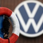 Provisões para multas na Europa e tarifas dos EUA diminuem lucro da Volkswagen