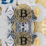Bitcoin oscila próximo aos US$ 94 mil enquanto mercado espera decisão do Fed