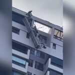 Vídeo: homens ficam pendurados em andaime no 22º andar de prédio no Rio
