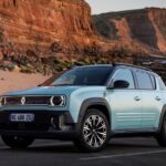 Renault 4 E-Tech é revelado no Salão de Paris; conheça modelo