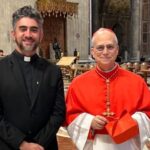 O encontro do reitor da PUC-Rio com o agora papa L…