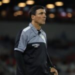 Criciúma anuncia demissão do técnico Zé Ricardo