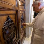 Vídeo: papa Leão XIV reabre apartamento papal no V…