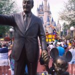 Disney afasta 45 funcionários venezuelanos após Su…
