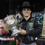 Peão de MS conquista tricampeonato mundial de rodeio nos EUA