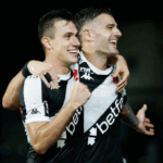 Vasco 3 x 0 Fortaleza: Vegetti brilha na estreia de Diniz